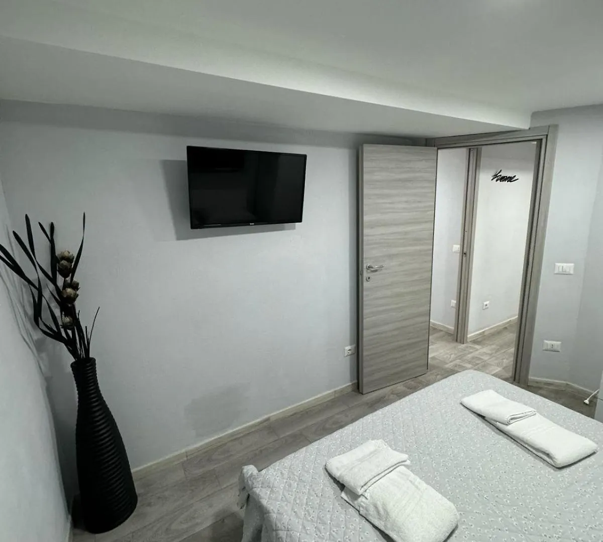 House Montesanto 11 Apartment Naples