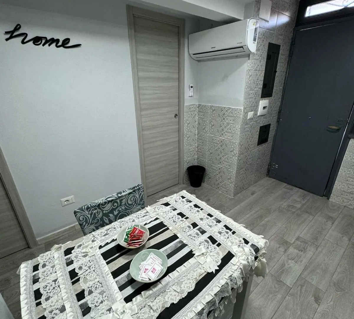 House Montesanto 11 Apartment Naples Italy